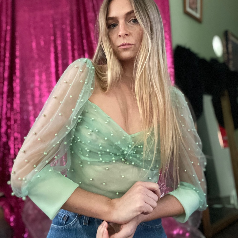 Tach Clothing Petunia Pearl Top